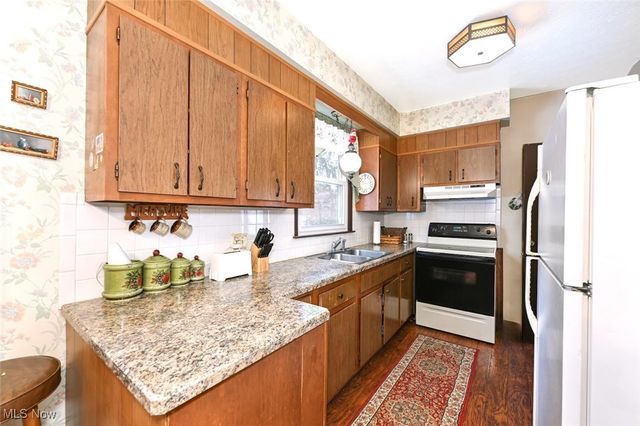 1830 B Street, Akron, OH 44312