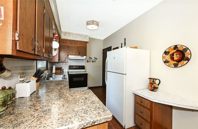 1830 B Street, Akron, OH 44312