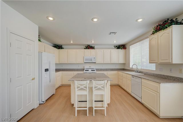 356 Lakewood Garden Drive, Las Vegas, NV 89148