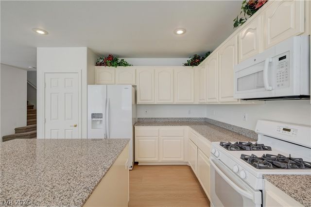 356 Lakewood Garden Drive, Las Vegas, NV 89148