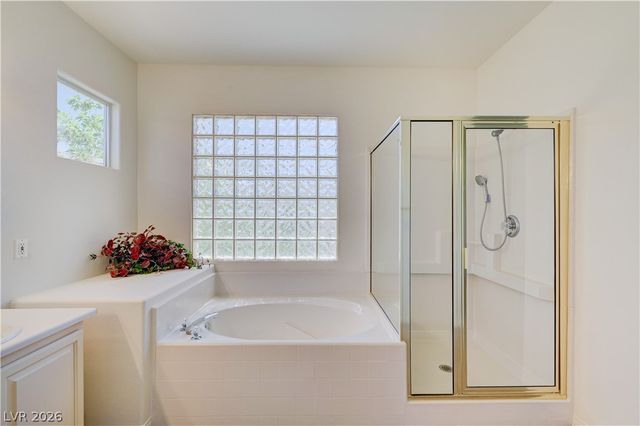 356 Lakewood Garden Drive, Las Vegas, NV 89148