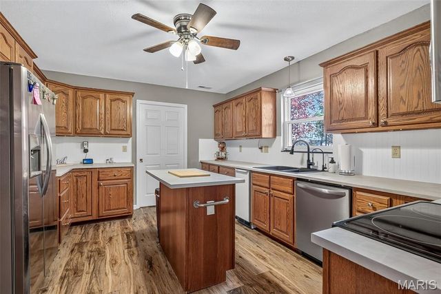 9618 E East Vista Drive, Hillsboro, MO 63050