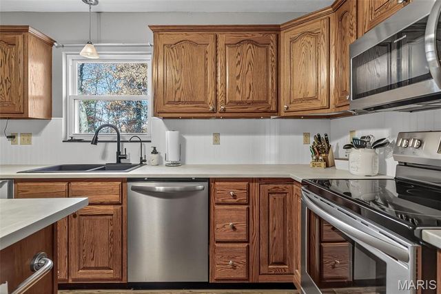 9618 E East Vista Drive, Hillsboro, MO 63050