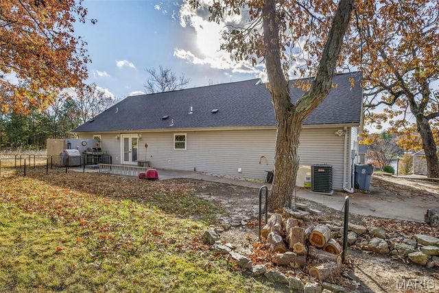 9618 E East Vista Drive, Hillsboro, MO 63050