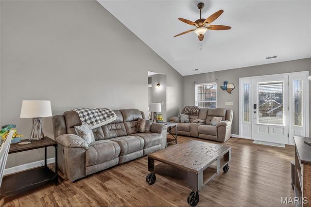 9618 E East Vista Drive, Hillsboro, MO 63050