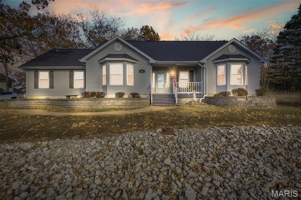 9618 E East Vista Drive, Hillsboro, MO 63050