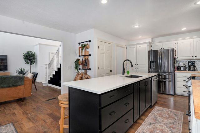 2025 N Equestrian, Nixa, MO 65714