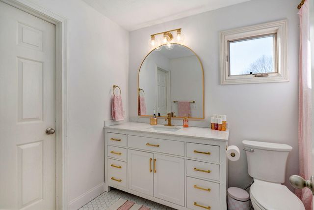 2025 N Equestrian, Nixa, MO 65714