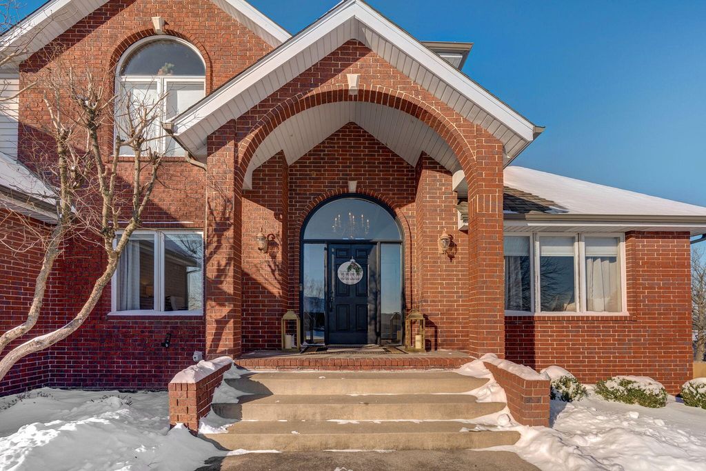 2025 N Equestrian, Nixa, MO 65714