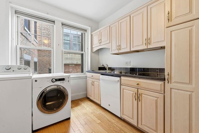 73 Parkman St 1, Brookline, MA 02446