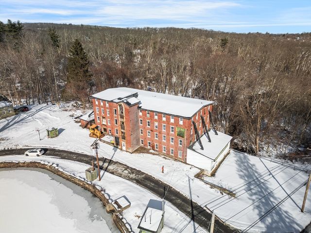 190 W Main St, Millbury, MA 01527