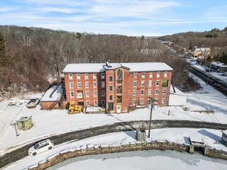 190 W Main St, Millbury, MA 01527