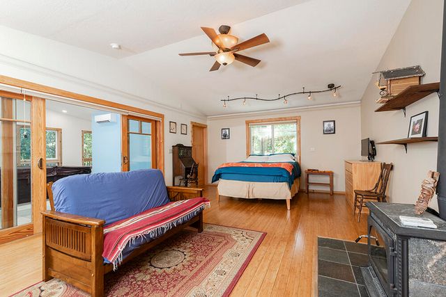 8843 Deer Creek Road, Selma, OR 97538