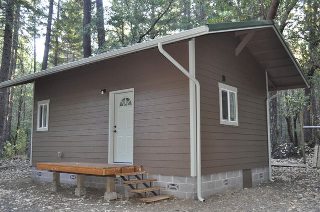 8843 Deer Creek Road, Selma, OR 97538