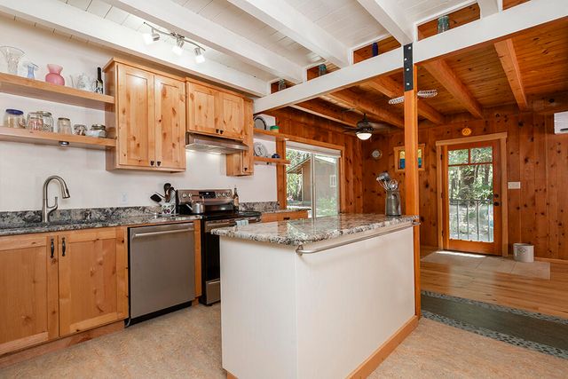 8843 Deer Creek Road, Selma, OR 97538