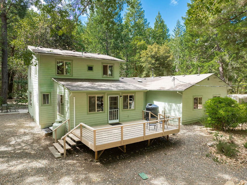 8843 Deer Creek Road, Selma, OR 97538