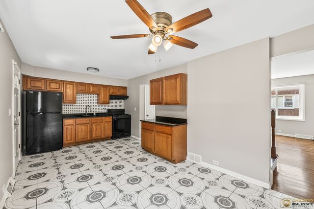 897 W North Avenue A, Villa Park, IL 60181