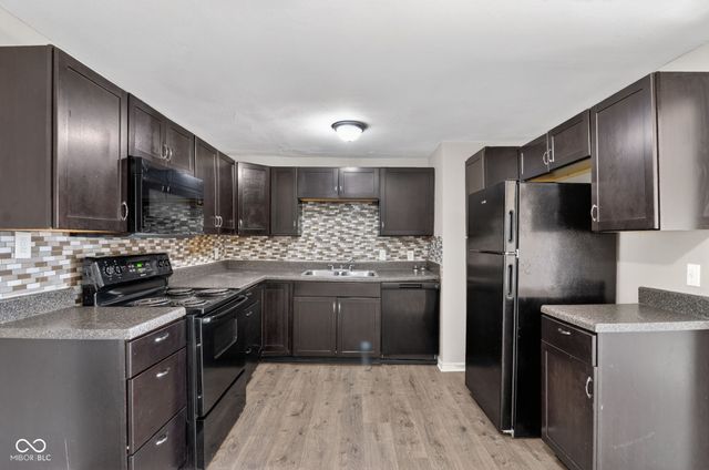 1717 S 9th Avenue, Beech Grove, IN 46107
