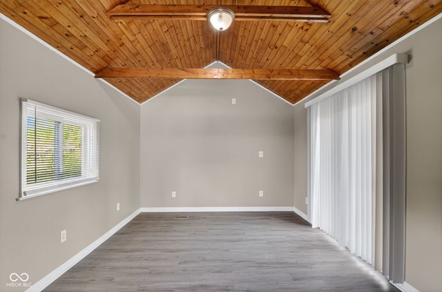 1717 S 9th Avenue, Beech Grove, IN 46107