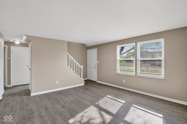 1717 S 9th Avenue, Beech Grove, IN 46107