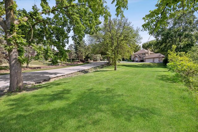 11131 Dineff Road, Lemont, IL 60439