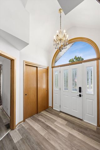 11131 Dineff Road, Lemont, IL 60439