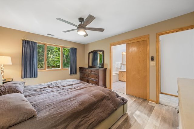 11131 Dineff Road, Lemont, IL 60439