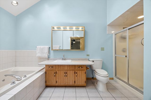 11131 Dineff Road, Lemont, IL 60439