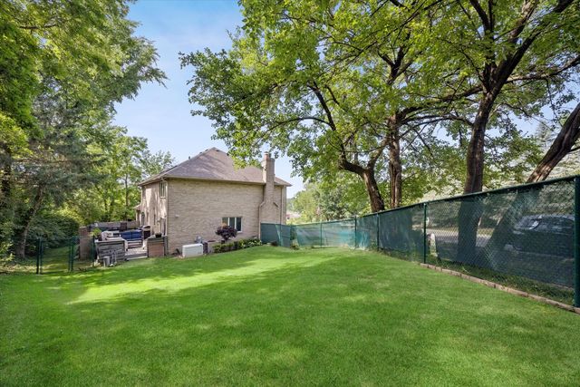 11131 Dineff Road, Lemont, IL 60439