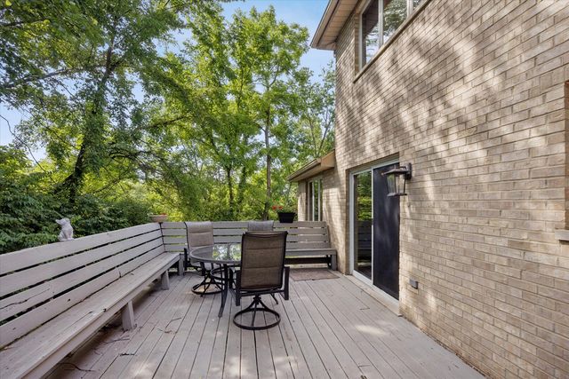 11131 Dineff Road, Lemont, IL 60439