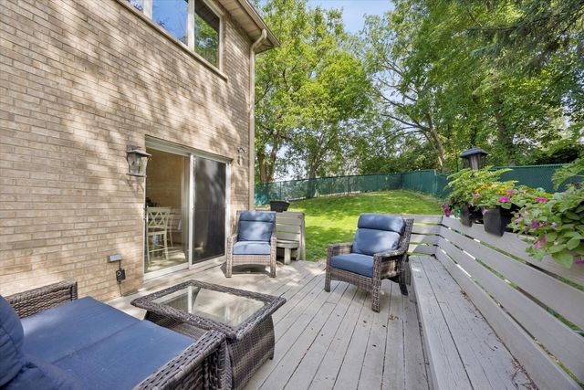 11131 Dineff Road, Lemont, IL 60439