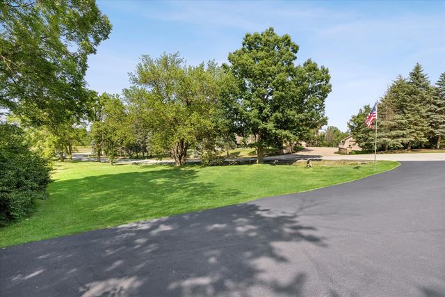 11131 Dineff Road, Lemont, IL 60439