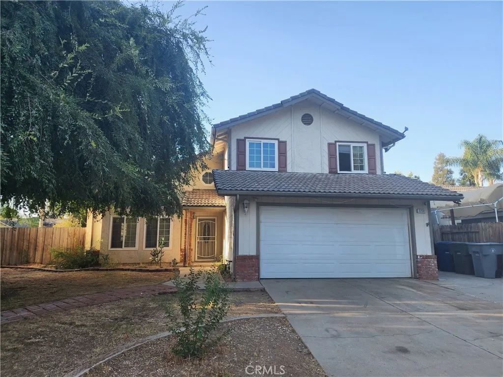 2259 Stuart Avenue, Clovis, CA 93611