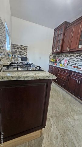 2315 Kansas Avenue, Saginaw, MI 48601