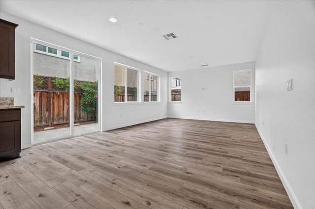 1225 Rosales Lane, Hollister, CA 95023