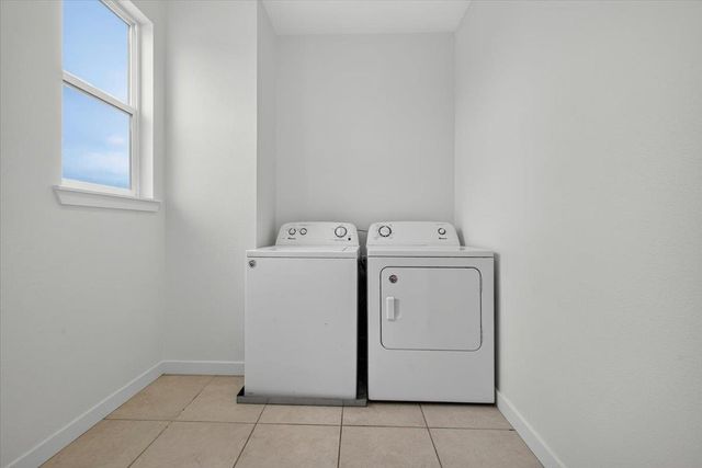 1225 Rosales Lane, Hollister, CA 95023