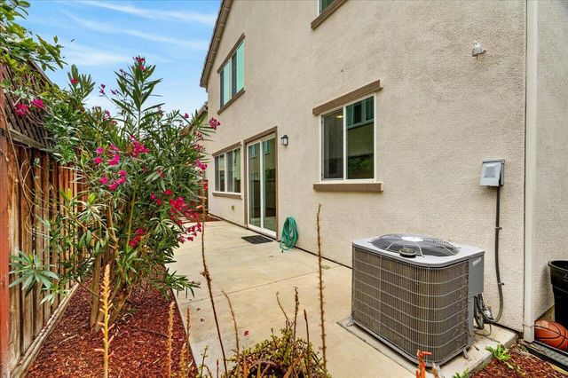 1225 Rosales Lane, Hollister, CA 95023