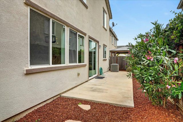 1225 Rosales Lane, Hollister, CA 95023
