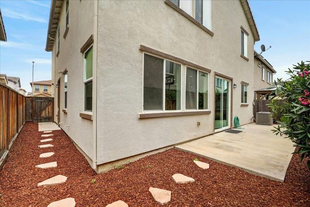 1225 Rosales Lane, Hollister, CA 95023