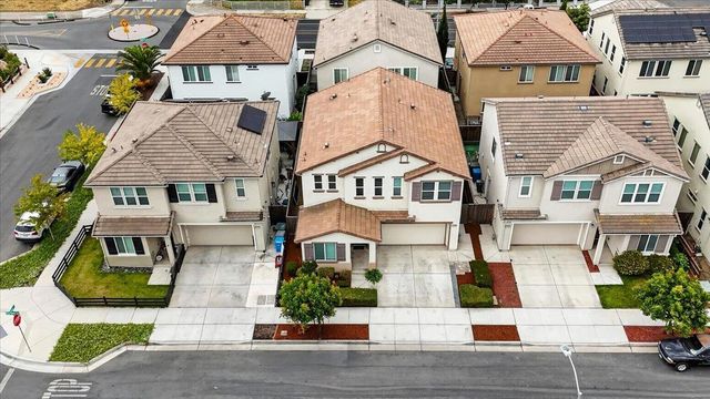 1225 Rosales Lane, Hollister, CA 95023