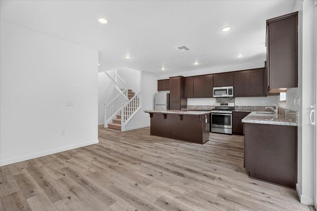 1225 Rosales Lane, Hollister, CA 95023