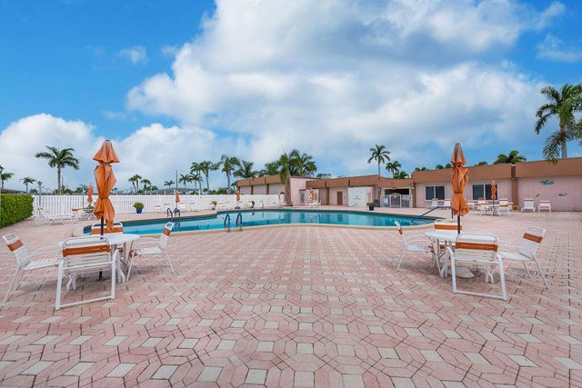 2523 DUDLEY Drive W B, West Palm Beach, FL 33415