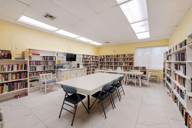 2523 DUDLEY Drive W B, West Palm Beach, FL 33415