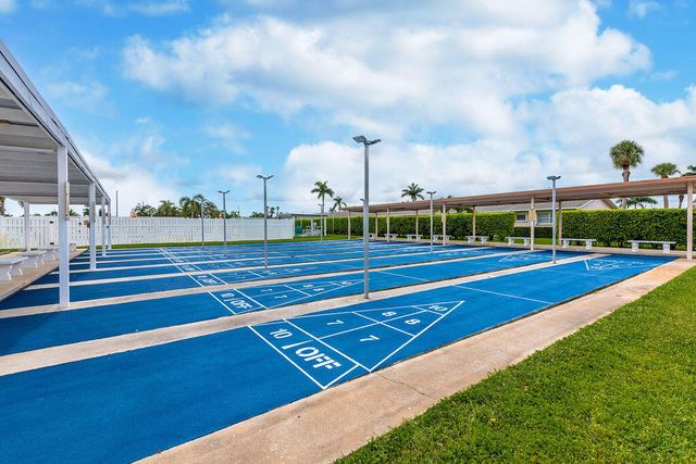 2523 DUDLEY Drive W B, West Palm Beach, FL 33415