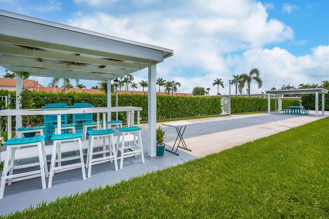 2523 DUDLEY Drive W B, West Palm Beach, FL 33415