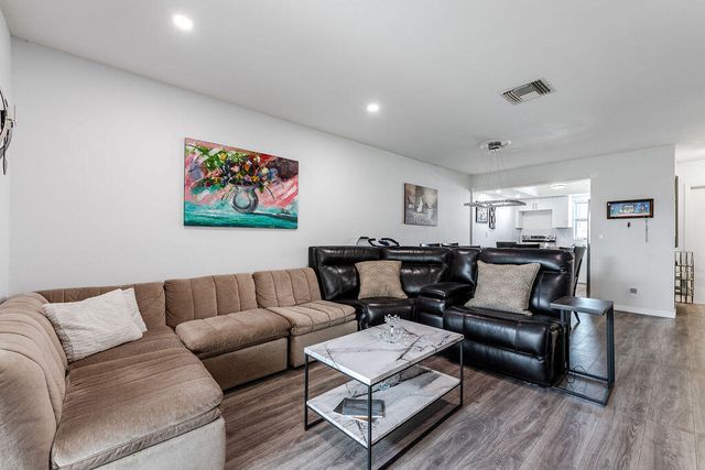 2523 DUDLEY Drive W B, West Palm Beach, FL 33415