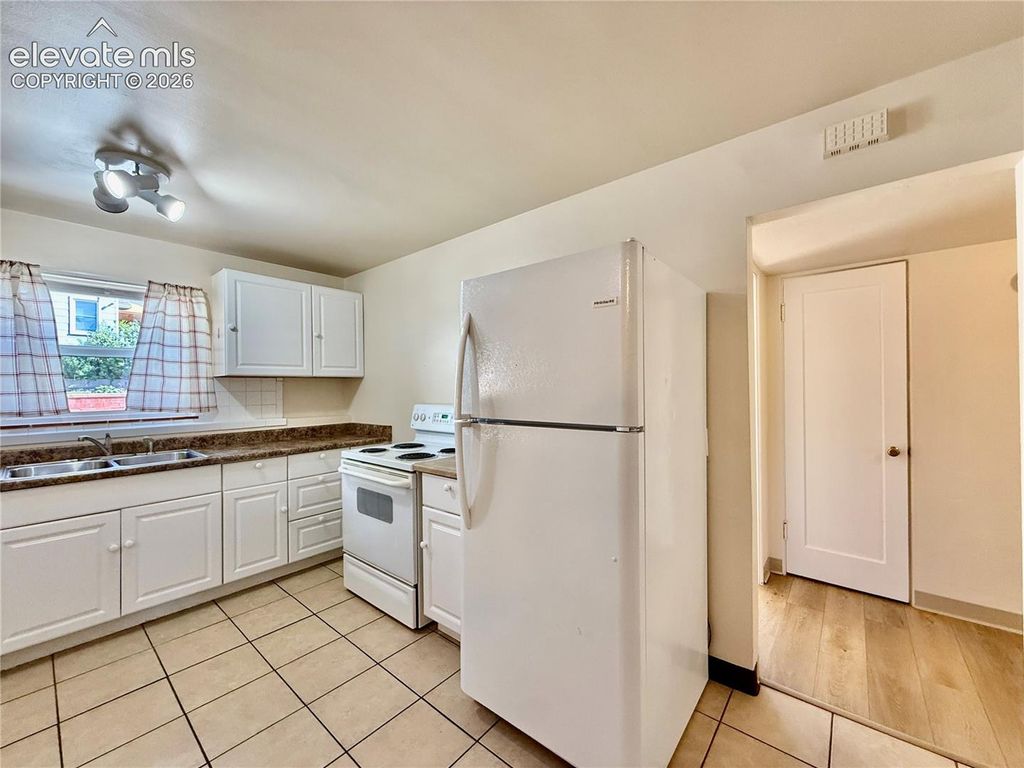 1304 E Pikes Peak Avenue, Colorado Springs, CO 80909 — photo 5