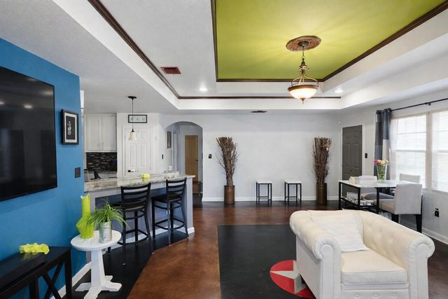 2900 Fitzhugh Avenue, Fort Worth, TX 76105