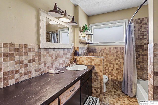 4615 Bryson Street, Lincoln, NE 68510