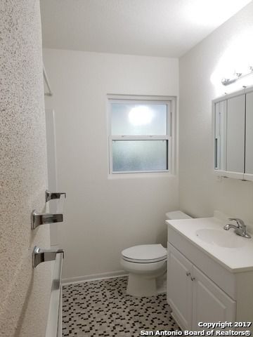 214 BEECHWOOD AVE, Universal City, TX 78148